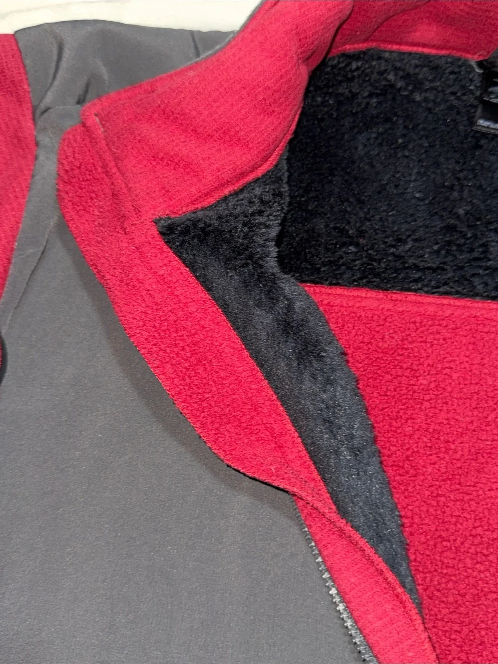 The North Face Men's Gray & burgundy Lightweight Jacket